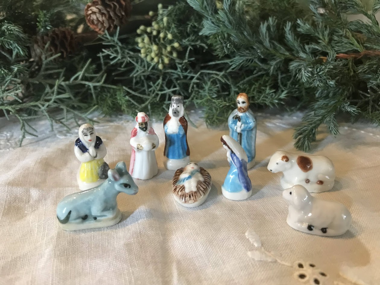 ガレットデロワ用 フランスヴィンテージ フェーブ Crèche 入荷しました